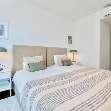 Apartamento Com 2 Quartos Διαμέρισμα *
