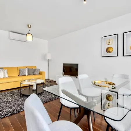 Apartamento Com 2 Quartos * Lisboa